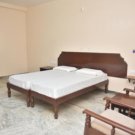 Arihanth Deluxe Lodge Шимога Екстериор снимка