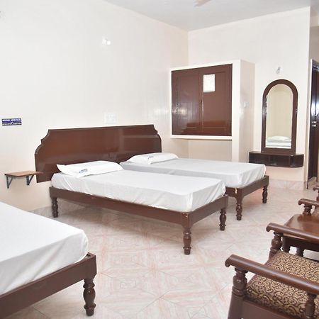 Arihanth Deluxe Lodge Шимога Екстериор снимка